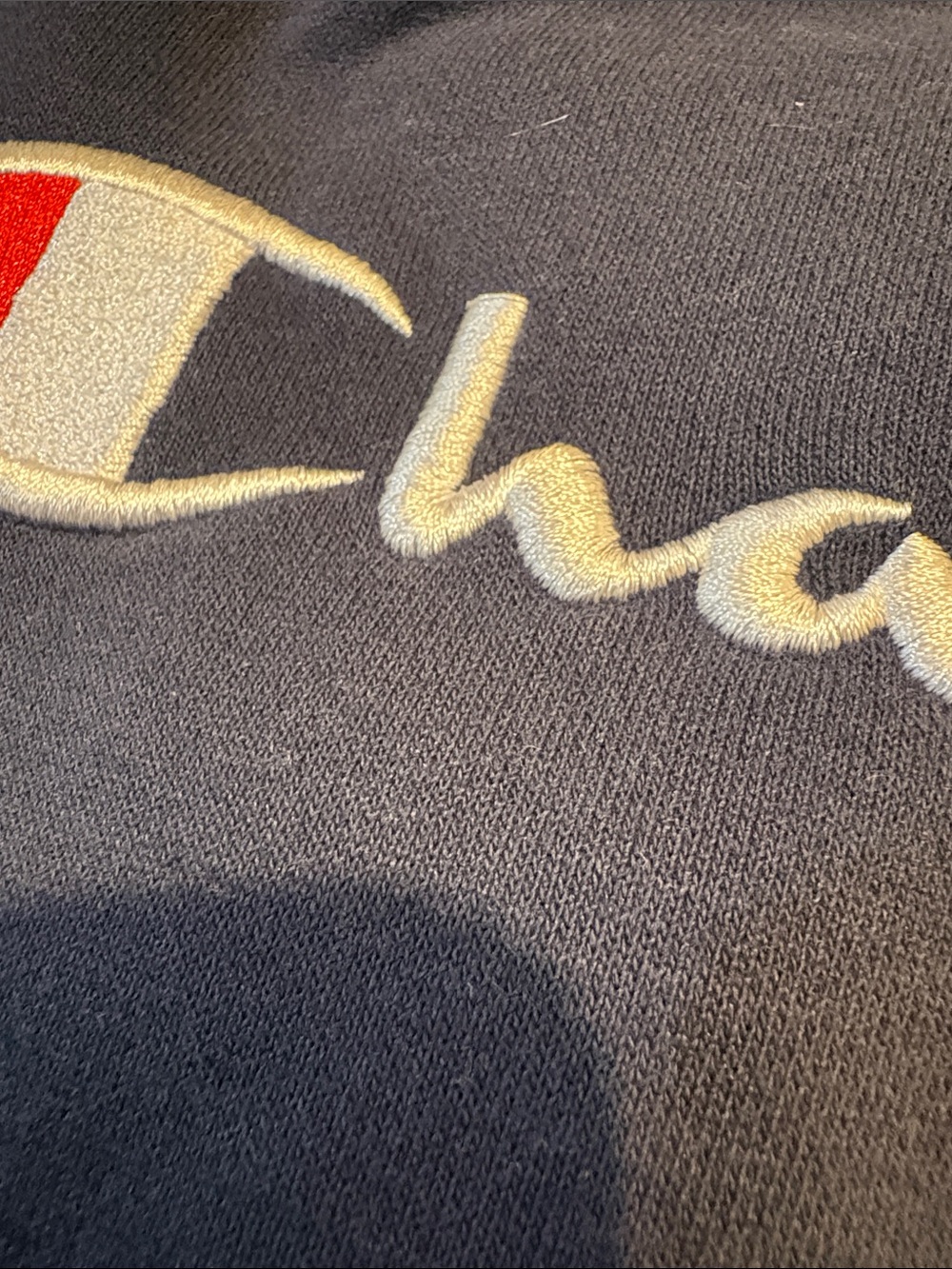 👟Champion Iconic Script Logo Hoodie - Picture 2 of 7
